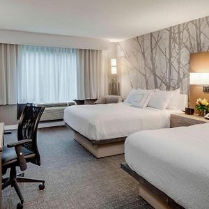 Queen Room Two Queen Beds Hearing Accessible